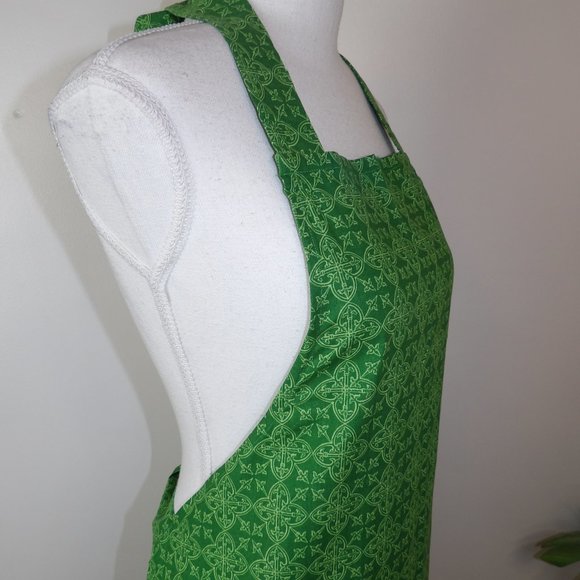 St Patrick's Day Apron...Irish Celtic Fabric / NWOT - Picture 7 of 10